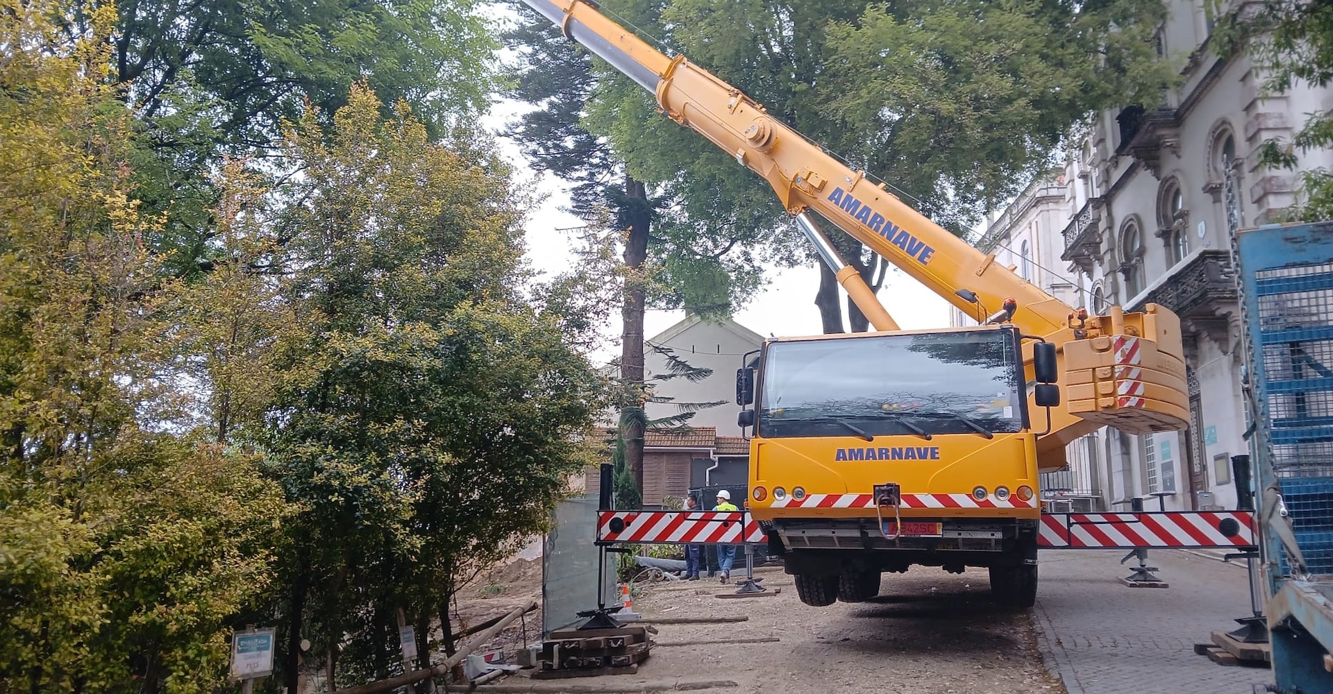 Aluguer de Gruas Amarnave Lisboa Cascais Oeiras Sintra Mafra Loures Odivelas Almada Montijo Barreiro Seixal Almada