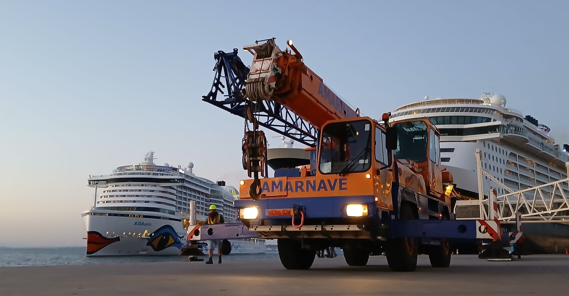 Gruas A Força que Move Indústrias, Portos e Serviços de Manutenção Especializada