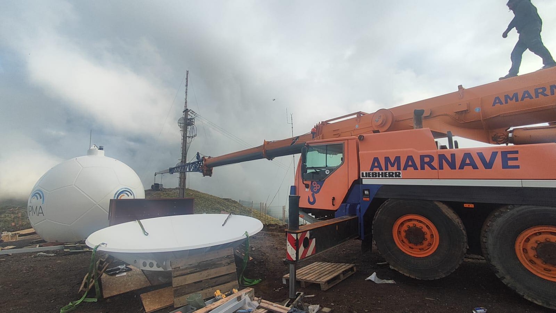 Instalação de Radar Meteorológico Uma operação de elevada complexidade técnica feita pela Amarnave nos Açores