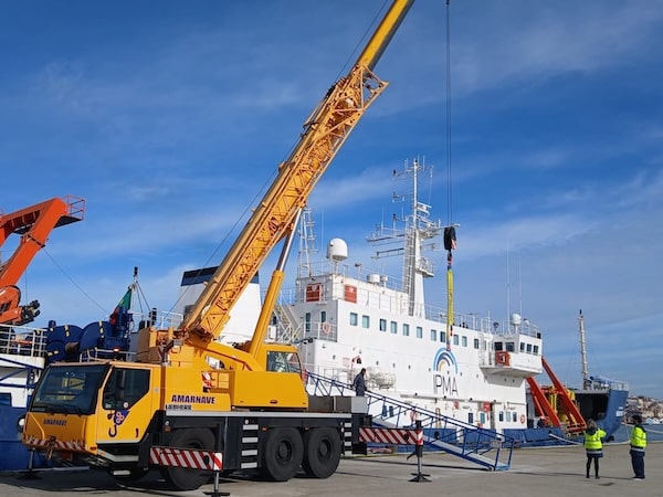 luguer de grua com operador ou manobrador aluguer de grua com operador ou manobrador