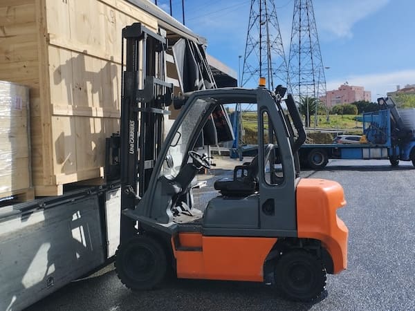 aluguer de empilhadores Amarnave Lisboa Cascais Oeiras Sintra Loures Odivelas Vila Franca de Xira Almada Montijo