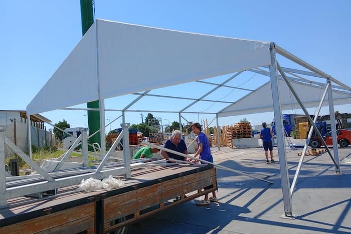 instalação e montagem de tenda